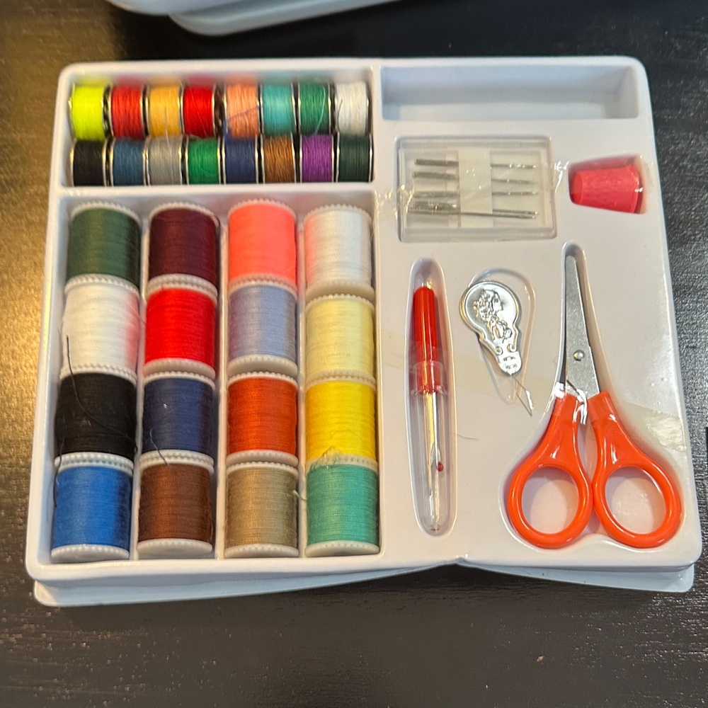 Compact Sewing Machine with Accessories - Picture 3 of 5